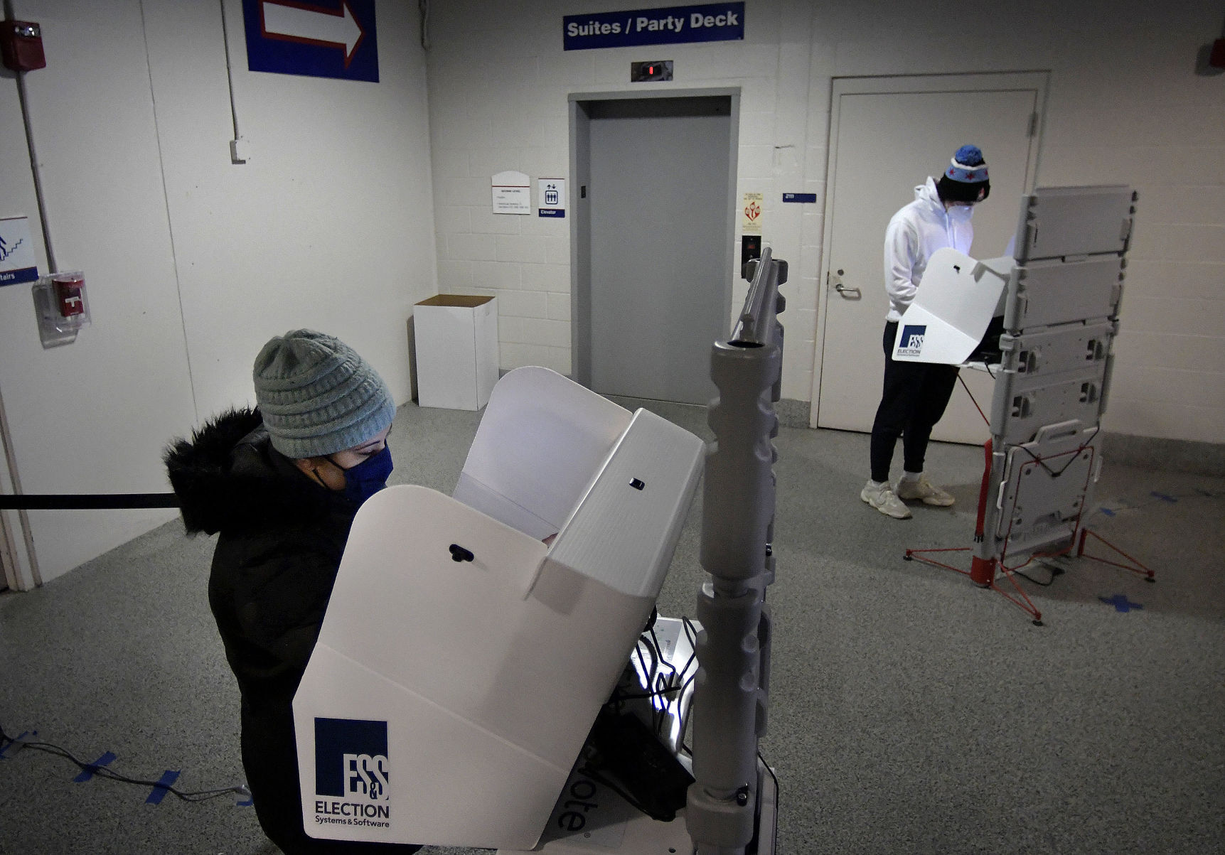 110120-blm-loc-3voting